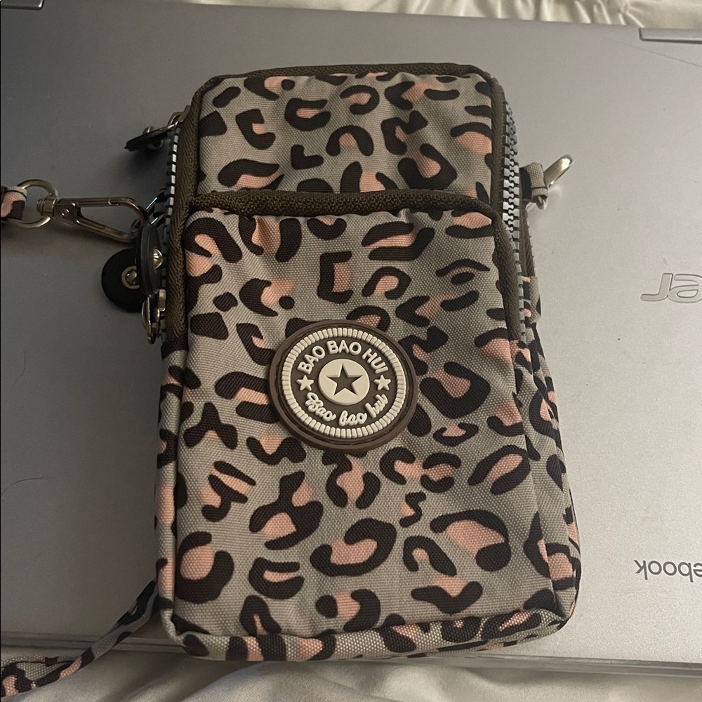 Leopard Print Crossbody Bag - Picture 2 of 4